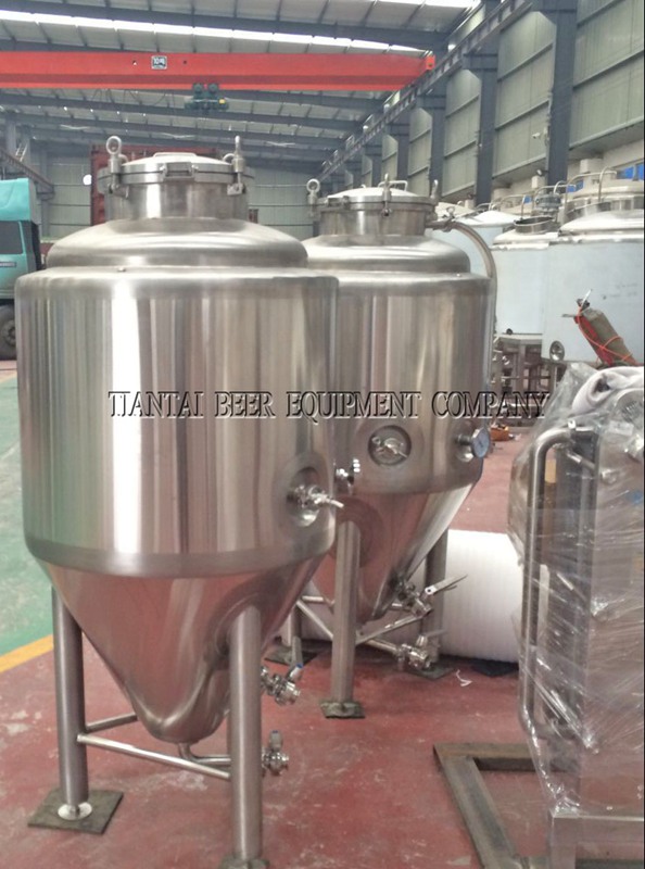 <b>200L Nano fermenting tanks</b>